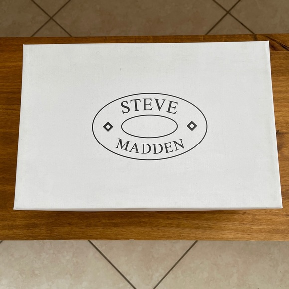 Steve Madden Boots - Picture 2 of 9